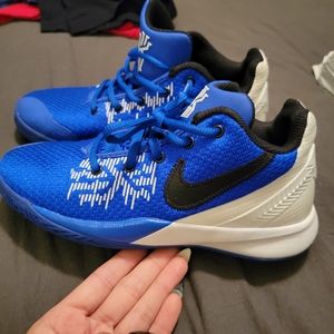 Nike Shoes Size 4 Like New